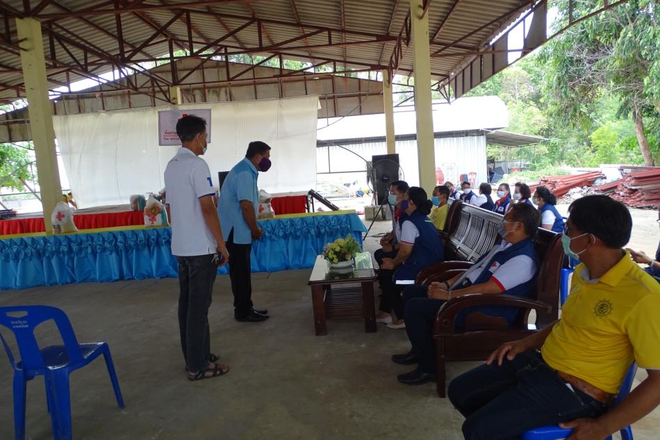 โครงการแจกถุงยังชีพแก่ผู่ประสบภัย COVID-19