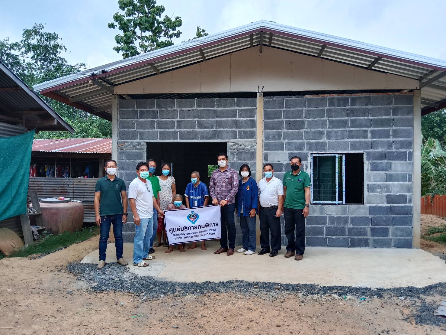 ส่งมอบบ้านให้กับผู้สูงอายุและผู้พิการ
