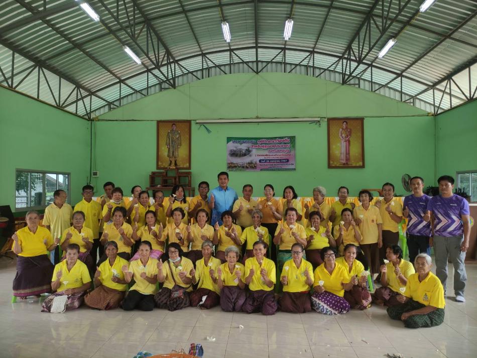 โครงการส่งเสริมภูมิปัญญาท้องถิ่นสำหรับผู้สูงอายุในตำบลท่าอิบุญ (ฝึกอบรมอาชีพการทำดอกไม้จันทน์)
